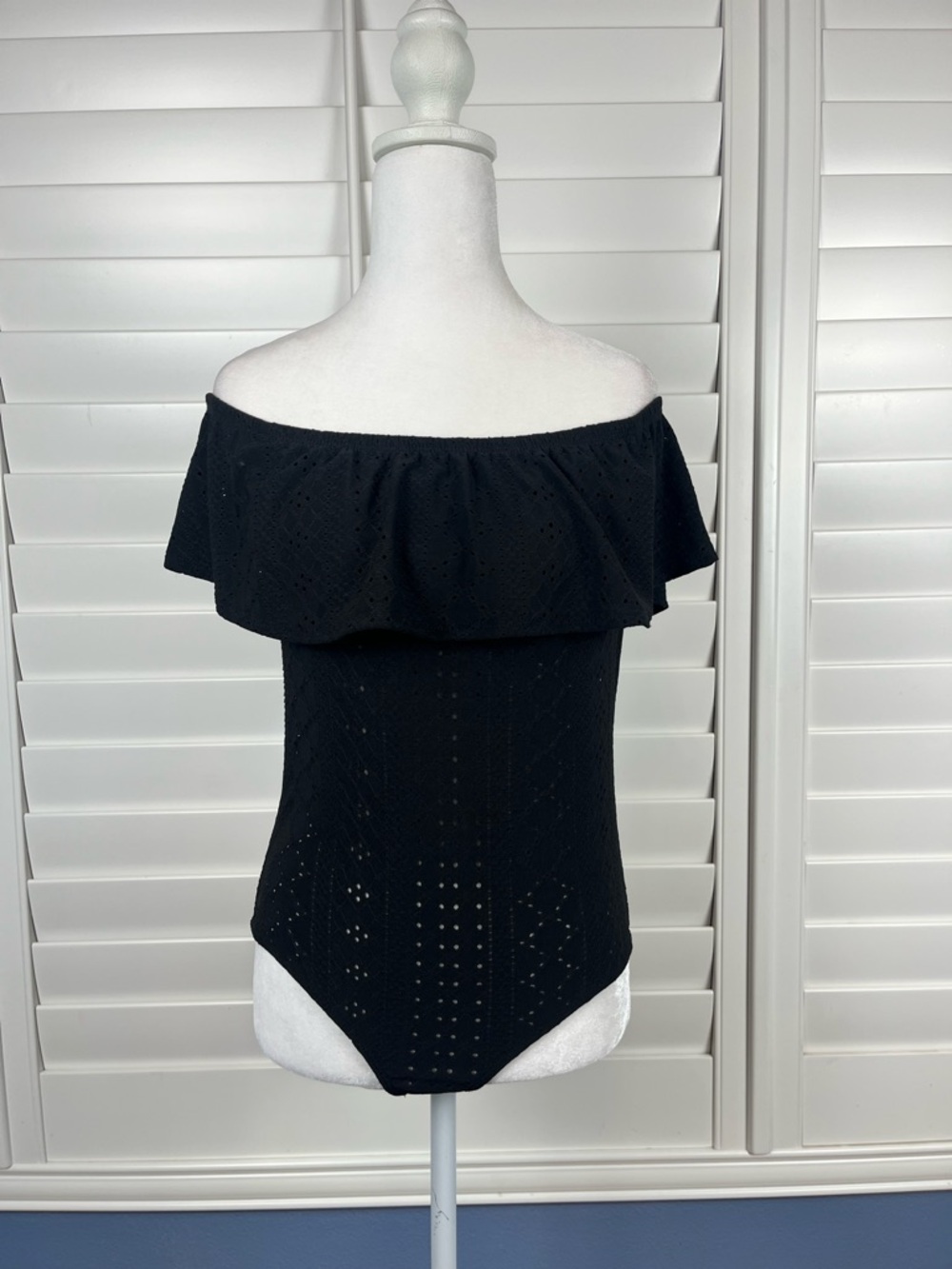 Discreet Black Off-Shoulder Eyelet One-Piece Size M Soft grunge Whimsigoth